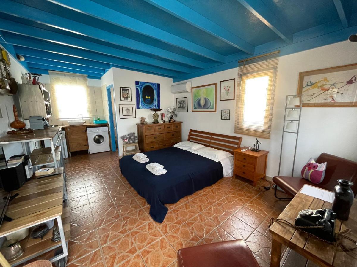 Mp Cozy Apartment Near The Sea Paphos Bagian luar foto