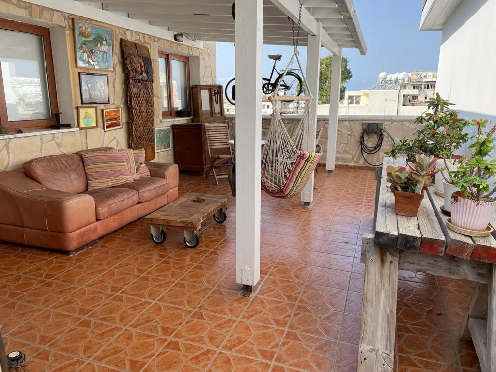 Mp Cozy Apartment Near The Sea Paphos Bagian luar foto
