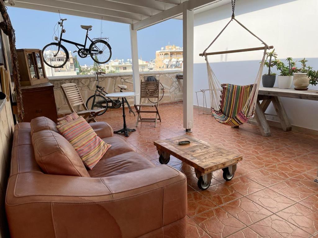 Mp Cozy Apartment Near The Sea Paphos Bagian luar foto