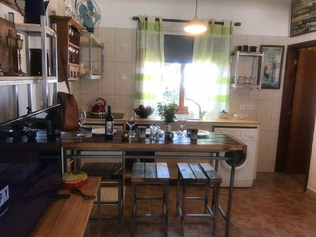 Mp Cozy Apartment Near The Sea Paphos Bagian luar foto